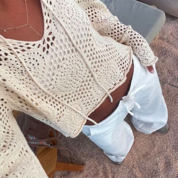 Zara cream crochet boho long sleeve top with V-neck and a front tie - SZ Small - Picture 4 of 9